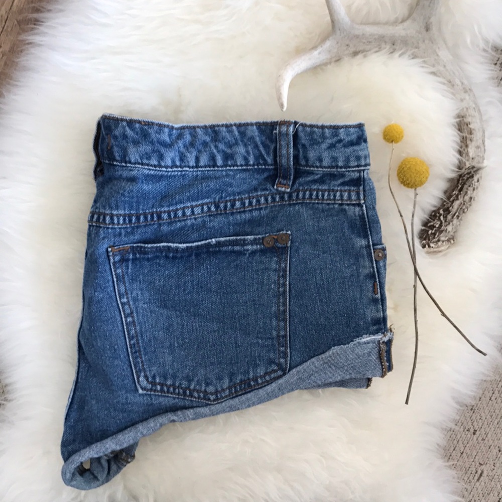 FREE PEOPLE Denim Shorts - Picture 5 of 6